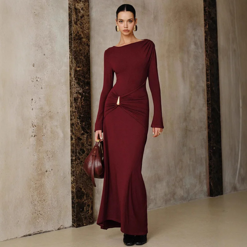 

Europe and America 2025 New Women's Fashion Elegant Burgundy Long Dress with Metal Accessories Slim Fit Dress