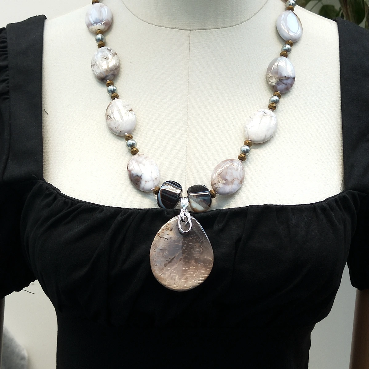 

Lii Ji Gray Brown Color Women Necklace 68cm Agate Shell Pearl Hematite Wood Jasper Pendant Stock Sale Jewelry