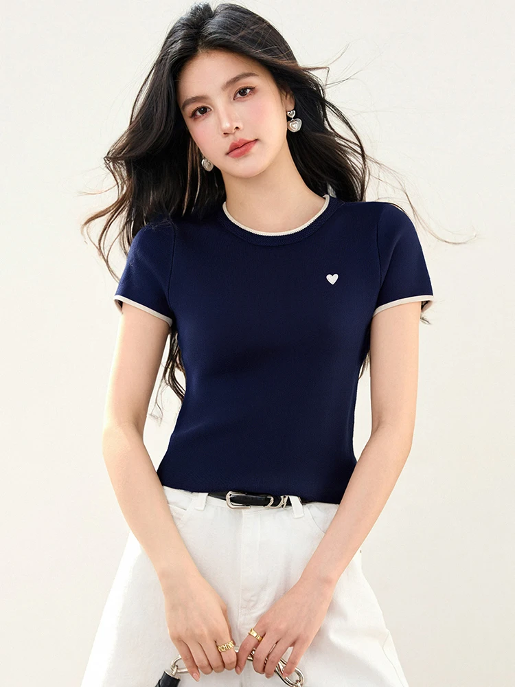 半袖 Tシャツ 2025 夏の新女性ファッショナブルな多用途スリムフィットトップス無地ニッチデザイン Tシャツ