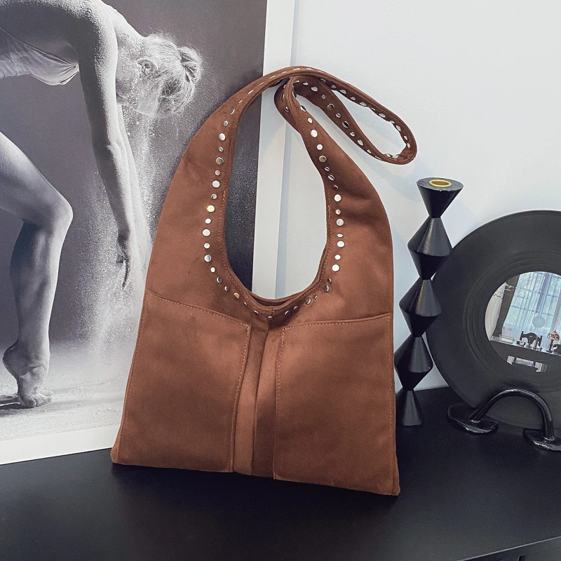 

Large Capacity Leather Tote Bag Luxury Rivet Shoulder Bag for Women 2025 New Small Double Pocket Design Underarm Handbags Brand