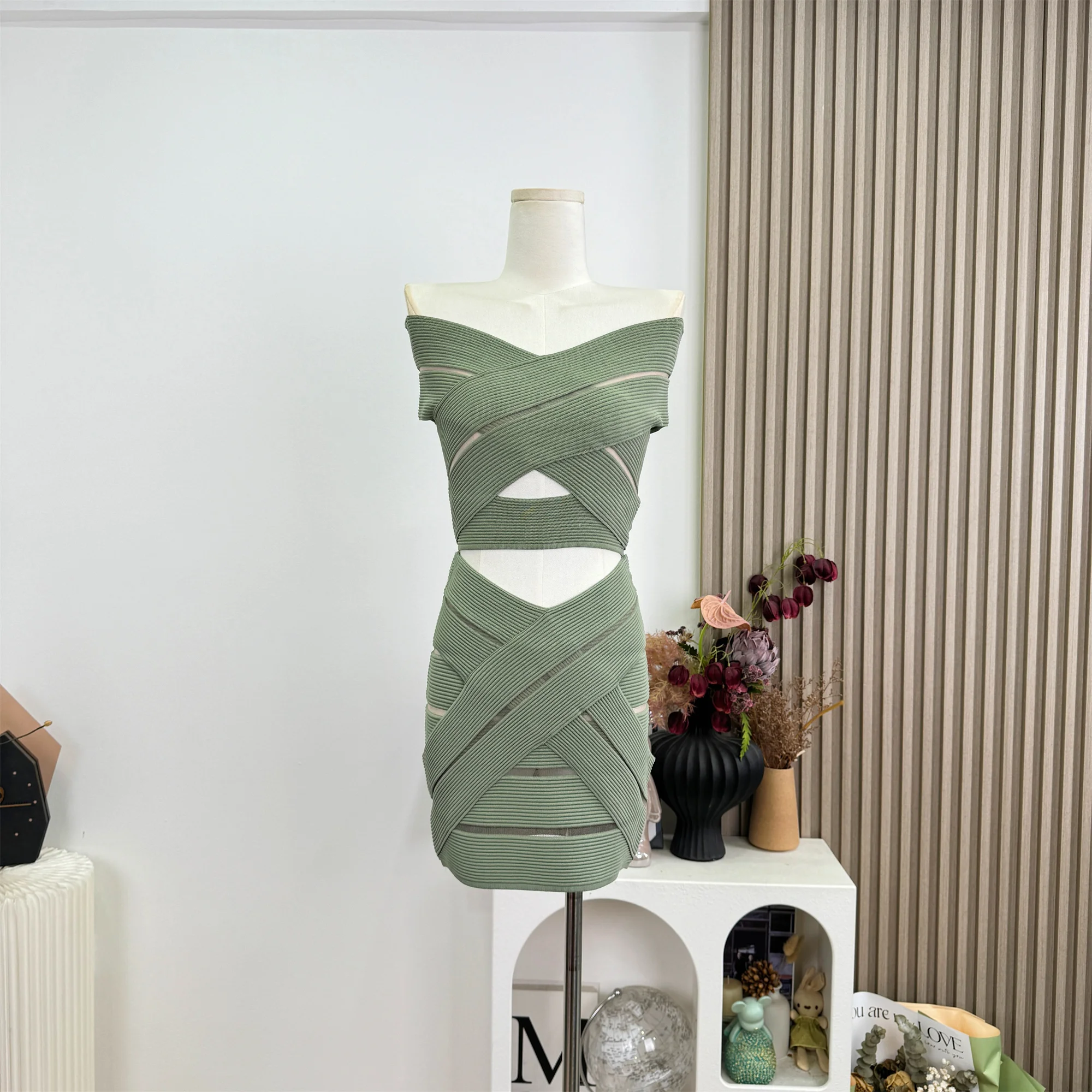 

Women's Summer Sexy Two Pieces Bandage Knitted Skirt Set Lady Off Shoulder Sleeveless Short Tank Top + Slim Mini Skirt