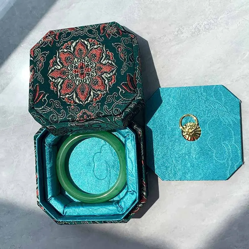 Delicate Embroidery Bracelet Box Jewelry Boxes Vintage Velvet Pendant Necklace Ring Storage Gift Box  Jewelry Packaging Box