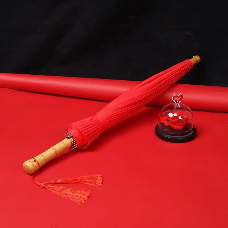 24 Ribs Wooden Long Handle Chinese Wedding Bride Umbrella Vintage Red Bridal Umbrella for Wedding Ceremony view 3