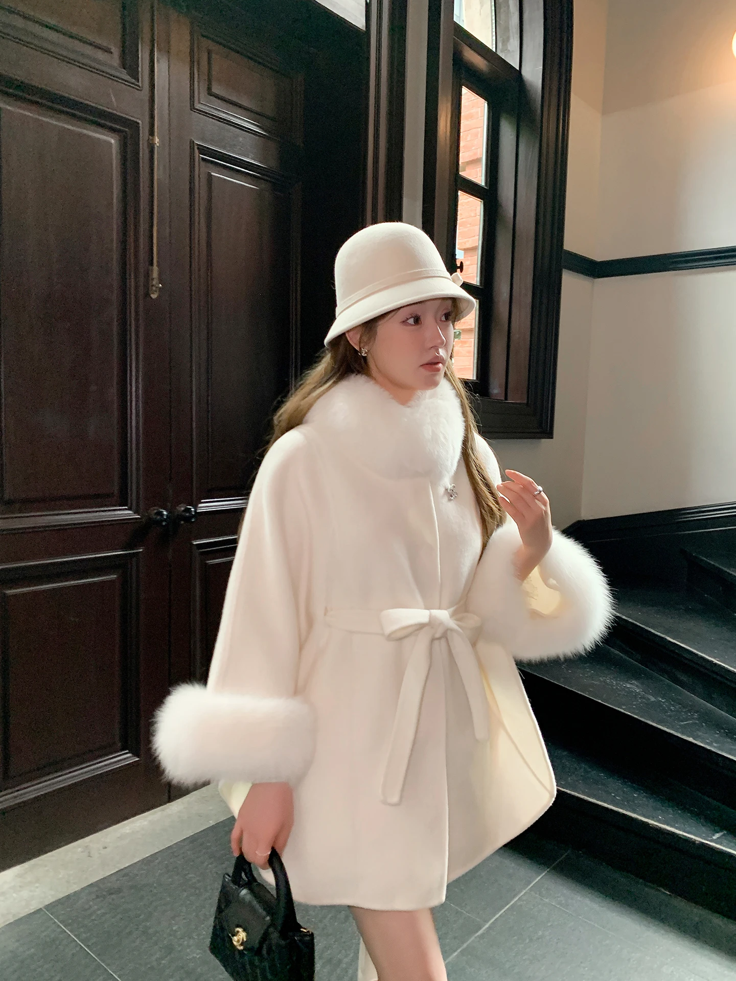 

Новое двустороннее шерстяное пальто 2025 года с воротником из натурального меха, корейский дизайн, высокая талия, рукав 7/8, женская куртка