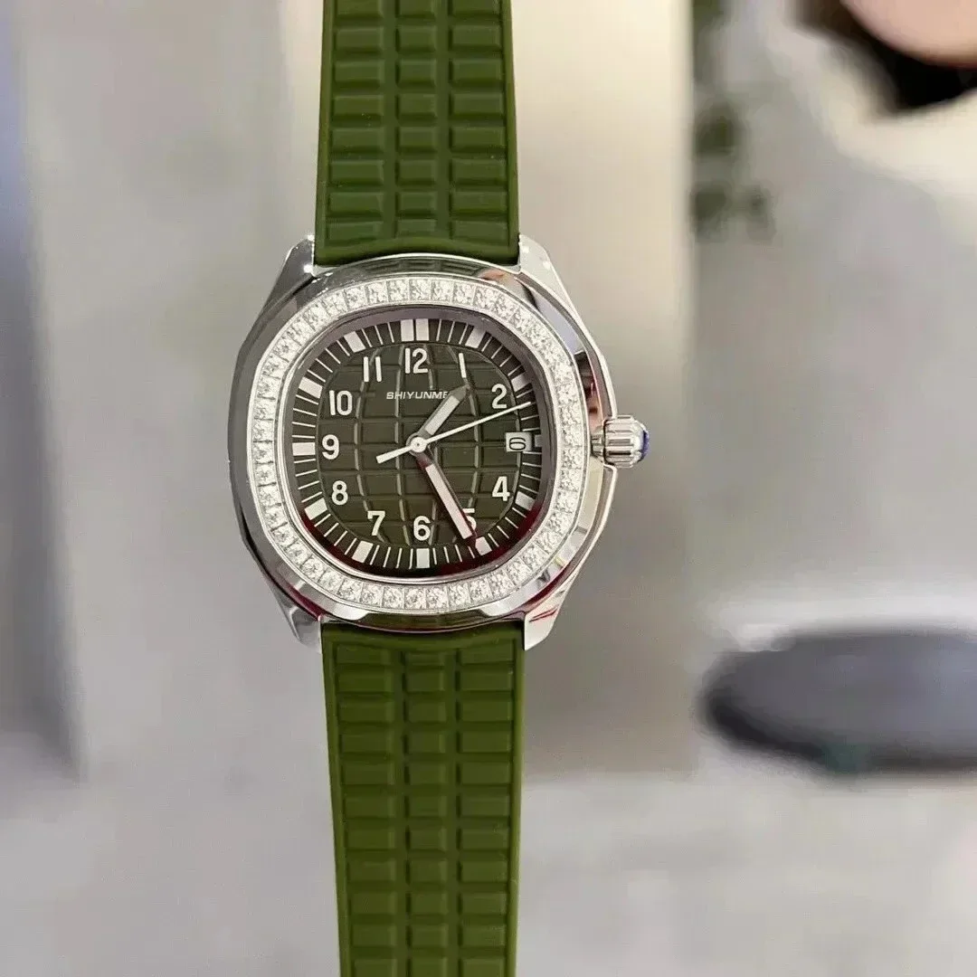 A333 متجر الماس التقويم السيدات كوارتز ساعة عادية الفولاذ المقاوم للصدأ الاتصال الهاتفي وظيفة كاملة حزام مطاطي بالتوقيت العالمي