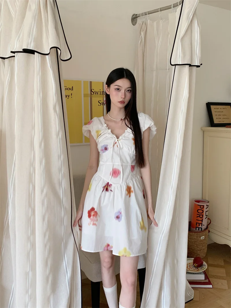 프랑스어 레트로 v 넥 프린트 퍼프 슬리브 화이트 꽃 미니 드레스 여성용 여름 슬림 피트 캐주얼 목가적 스타일 a 라인 드레스
