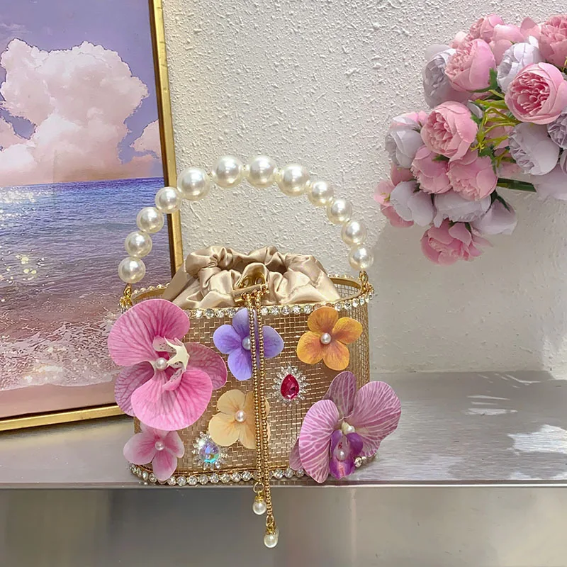 

Elegant Rhinestone Appliques Banquet Bag Metal Hollow Out Basket Women's Handbags French Luxury Design Lady Clutch Bags