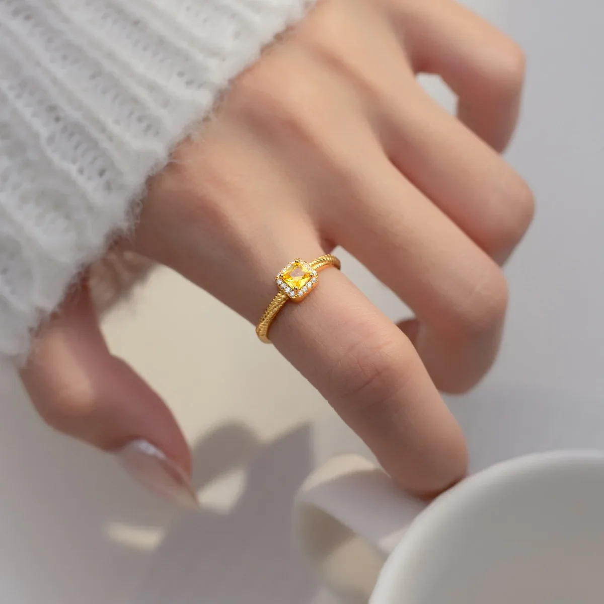 Echte 18 Karat Gelbgold Farbe Öffnung kleinen quadratischen gelben Diamantring Ring für Frauen Brautpaar Eheringe Schmuck