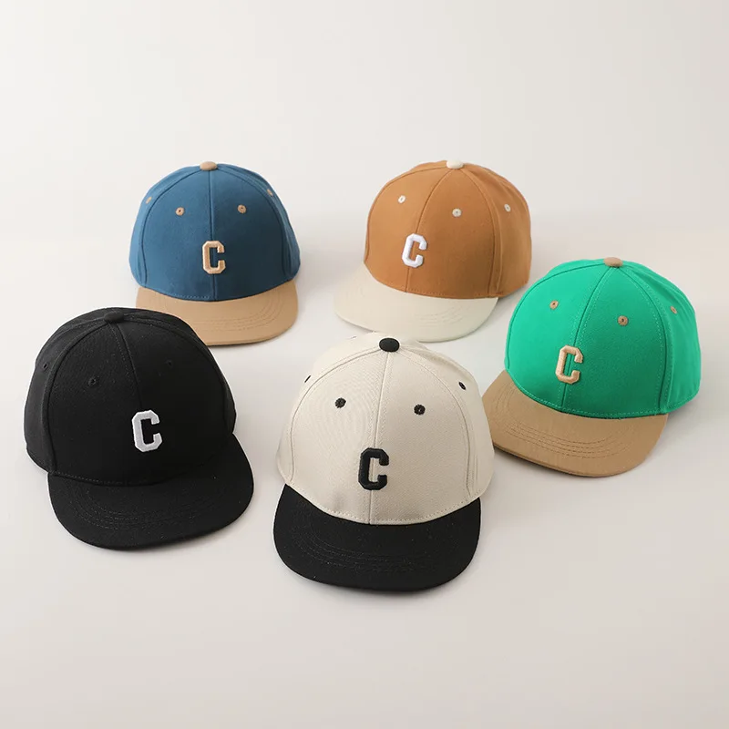 

Детская бейсболка с плоским козырьком, детская кепка с нашивками для детей 3-8 лет, кепка с козырьком для защиты от солнца с буквой C.