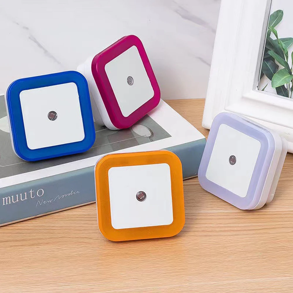 Luz noturna LED com plugue americano ​ ​ Economia de energia ​ ​ ​ ​ Iluminação suave ​ ​ ​ ​ Lâmpada de plugue ​ ​   Na parede ​ ​ Controle do sensor de luz ​ ​   Lâmpada com sensor de luz ​ ​