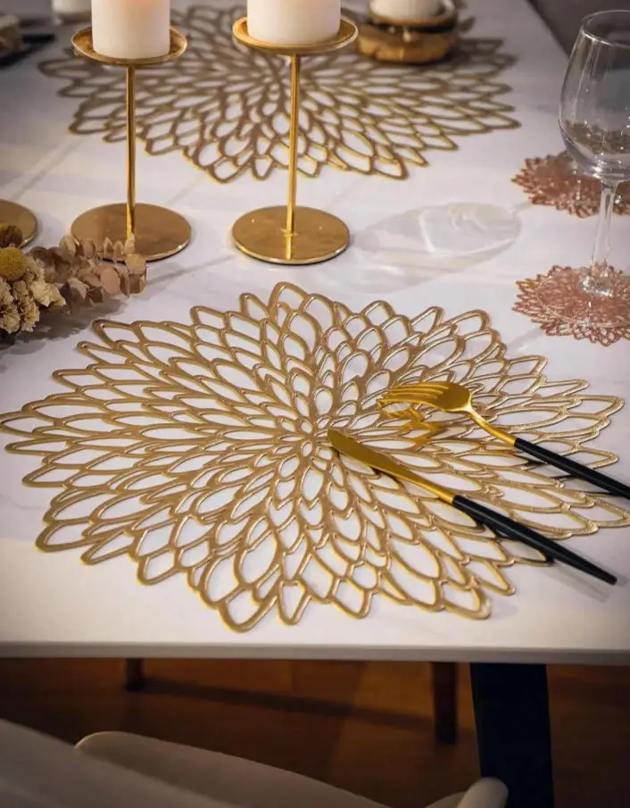 1/2 Piece Gold Floral Pattern Round Placemat, 15 Inch Diameter, PVC Material; Wipeable, Non-slip, Heat Resistant, Suitam Decorat