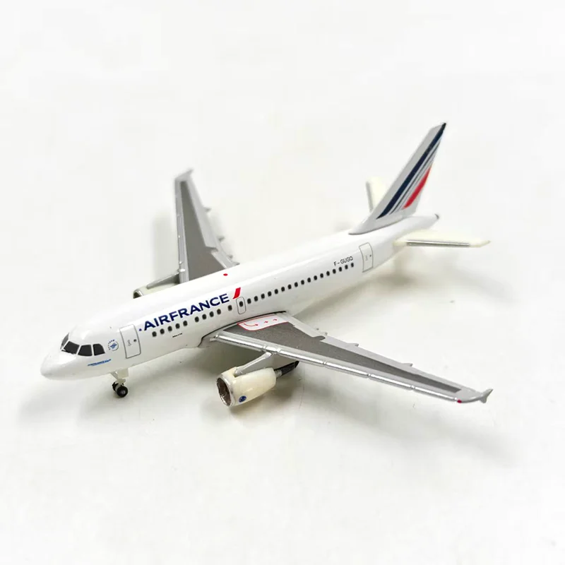 herpa Diecast Alloy 1:500 Scale A318 524063-001 Passenger Airplane Model Holiday Collection & Gift & Souvenir Display Toy