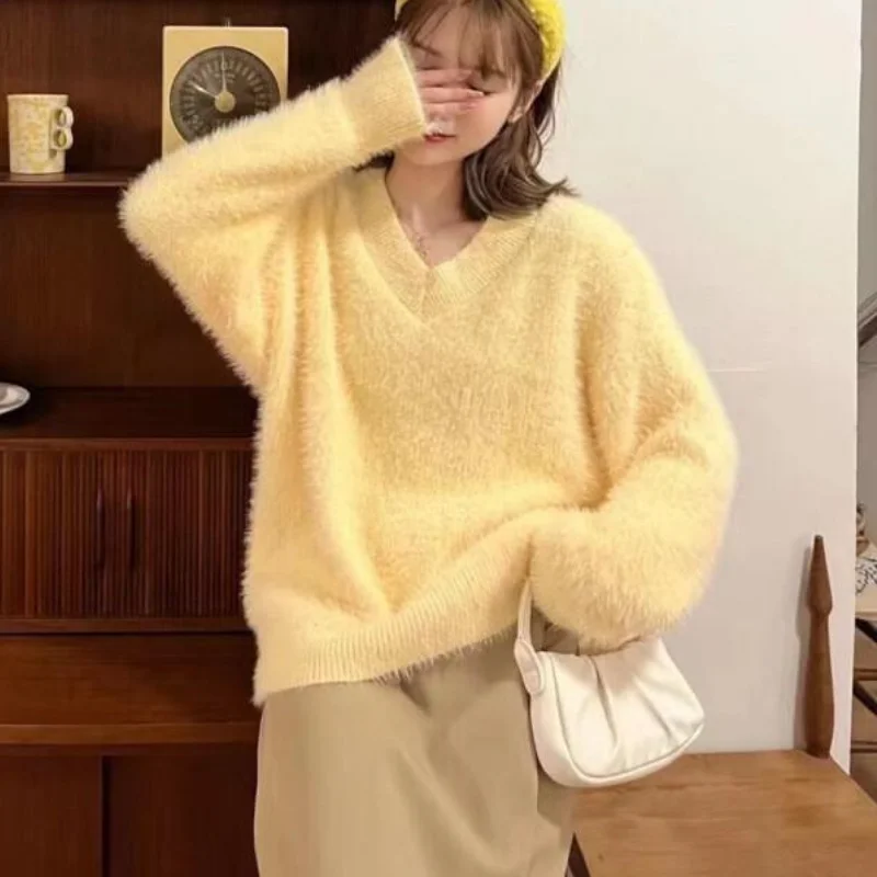 

Зимний новый модный мягкий свитер из искусственной норки, женский толстый свободный пуловер, универсальный элегантный вязаный топ с v-образным вырезом, повседневная одежда, уютный трикотаж