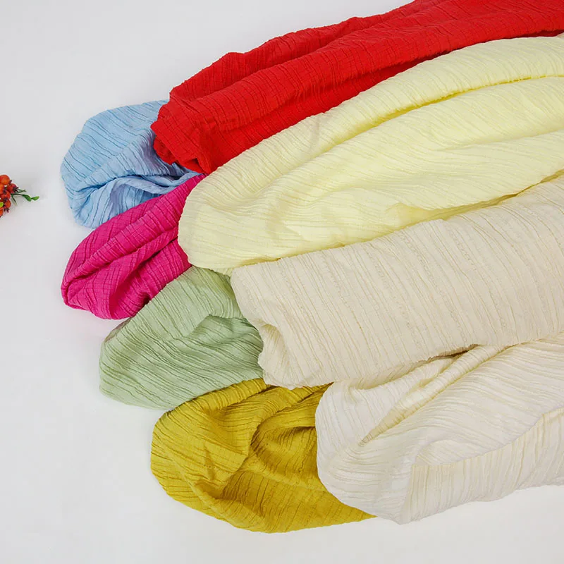 Image of Schlichter Chiffon-Plissee-Stoff im Meterware für Kleidung, Kleid, handgefertigt, DIY, Nähen, modisch, Sommerstoff, weich, weiß, gelb, schwarz