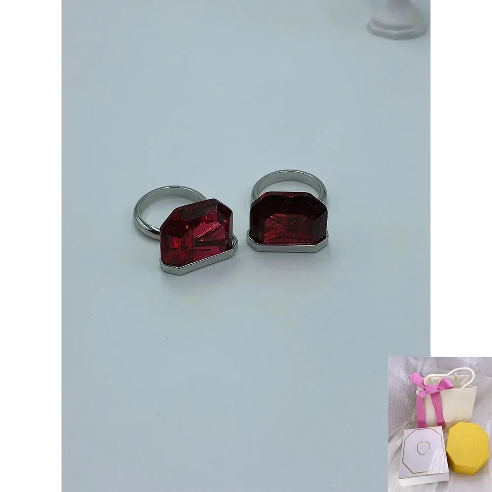 

New fashion hot selling Lucent magnetic buckle red gold-plated ring romantic holiday party gift