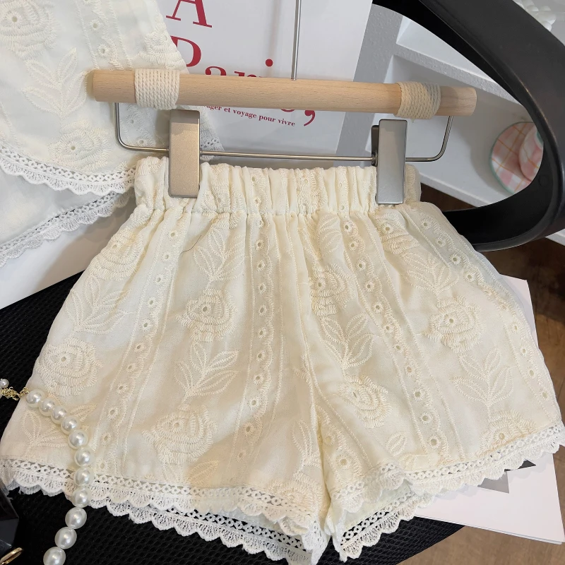 Traje de dos piezas para niña, conjunto de chaleco de encaje coreano y pantalones cortos, Color sólido, bonito, novedad de verano