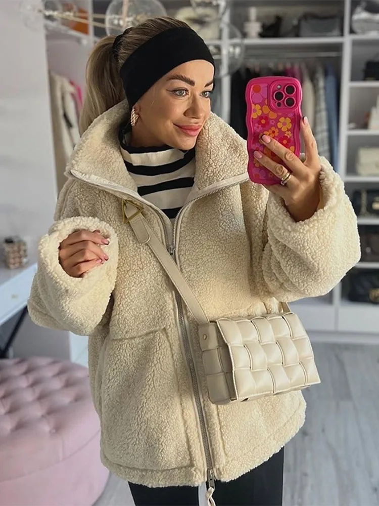 Winter Chic Girl Lamb Fleece Women\'s Short Jacket Zipper Long Sleeved Pocket Warm Coat 2024 Fashion High Street Female Outerwear