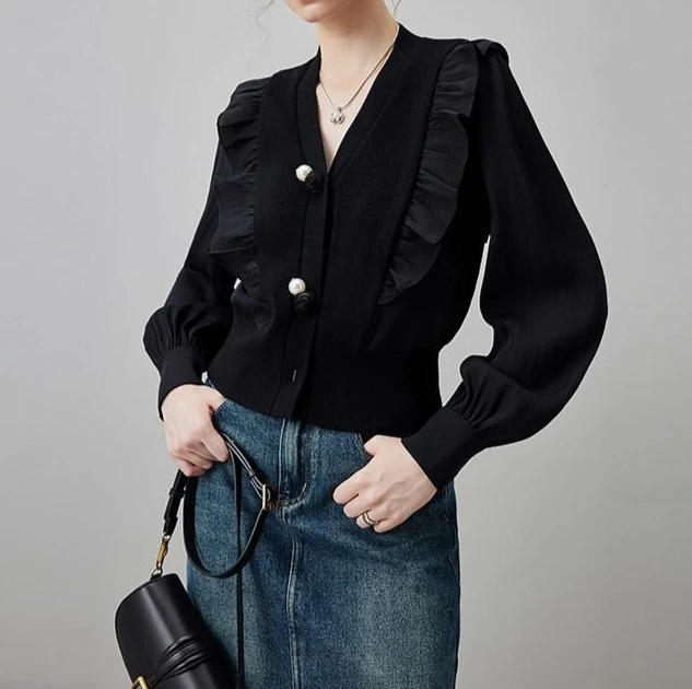 Nuovo cardigan lavorato a maglia con perline e scollo a V autunno 2025