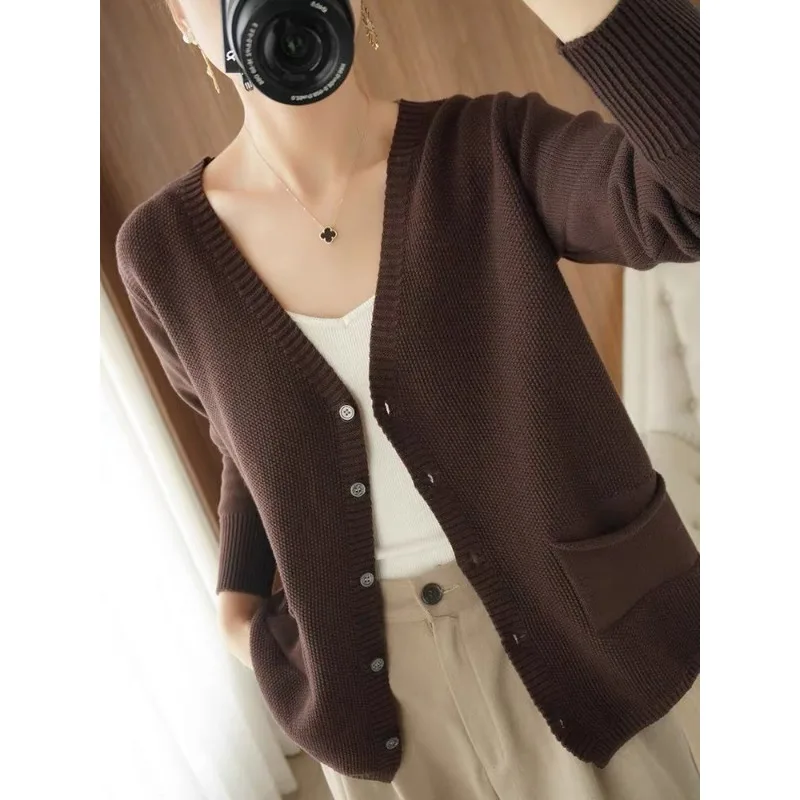 Nuovo cardigan lavorato a maglia per donna giacca corta ampia con scollo a V lavorato a maglia primavera e autunno maglione temperamento a maniche lunghe sottile