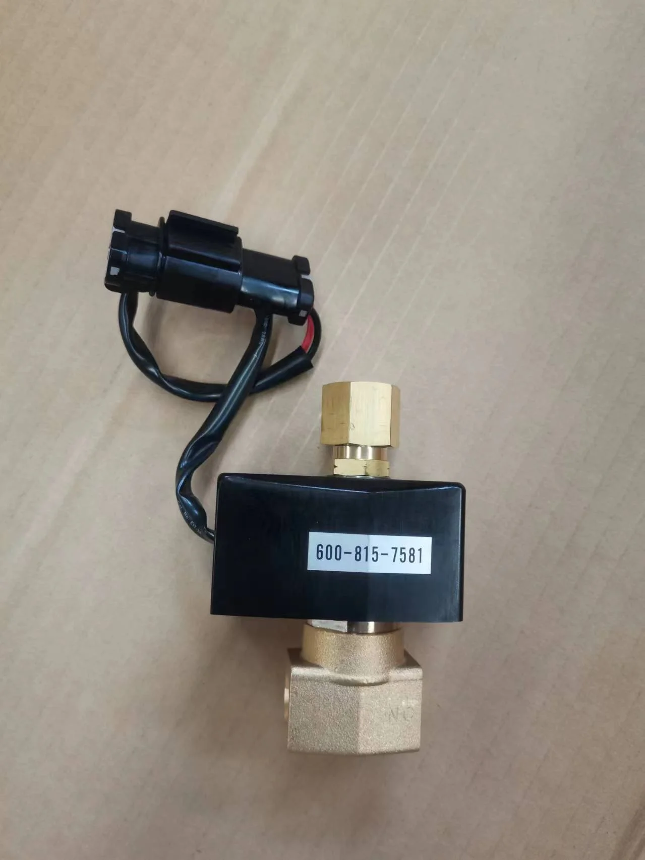 純正ホイールローダー部品 WA700 SA12V140 SA6D140 燃料配管バルブ 600-815-7581