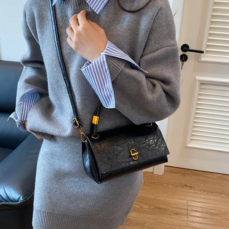 

Luxury High-End Minimalist Messenger Bag For Business Women With Trendy Design And Elegant Large Capacity