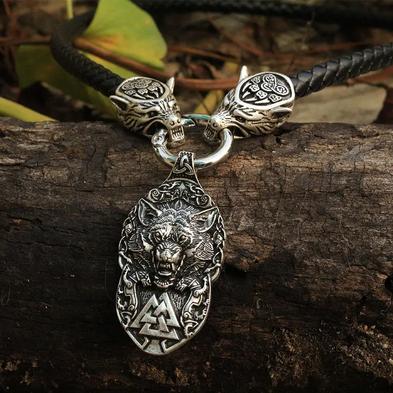 wolf head chain with odin pendant