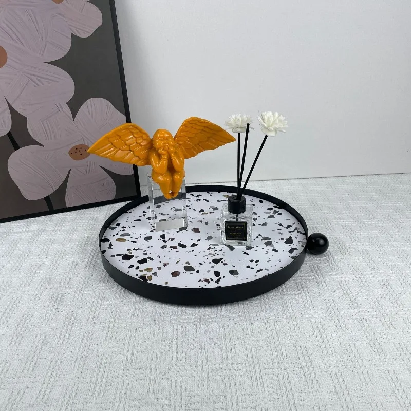 Simple light luxury single-point bead tray, home metal leather storage disc decoration at the sales office