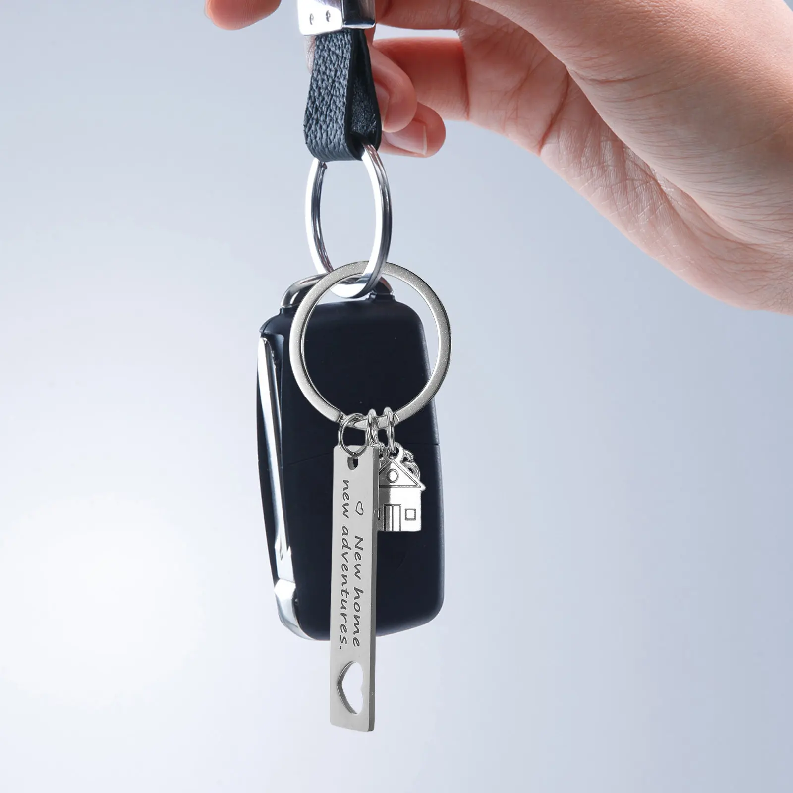 2Pcs Stainless Steel Keyring 2026 New Home Keychain Modern Housewarming Present Realtor Closing Gift Bag Charm