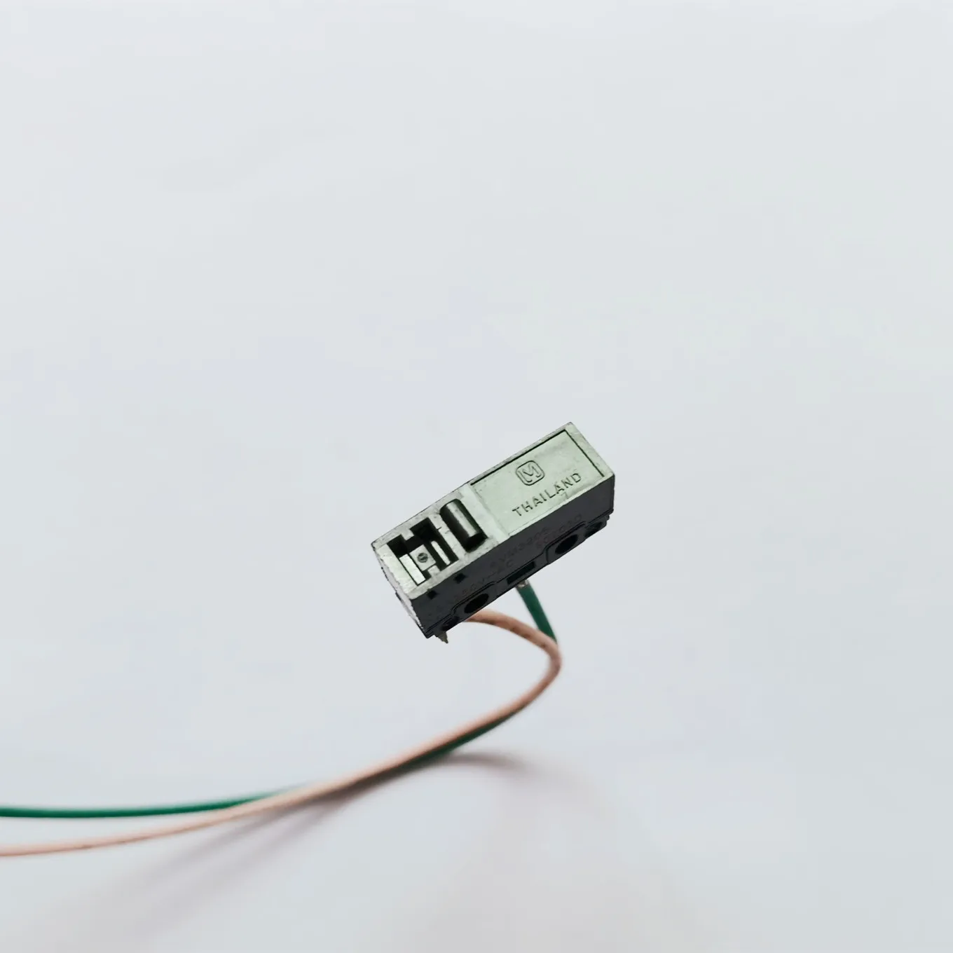 الأصلي جديد 100% AVM3205 مايكرو التبديل مع خط طويل 27 سنتيمتر 5A250VAC