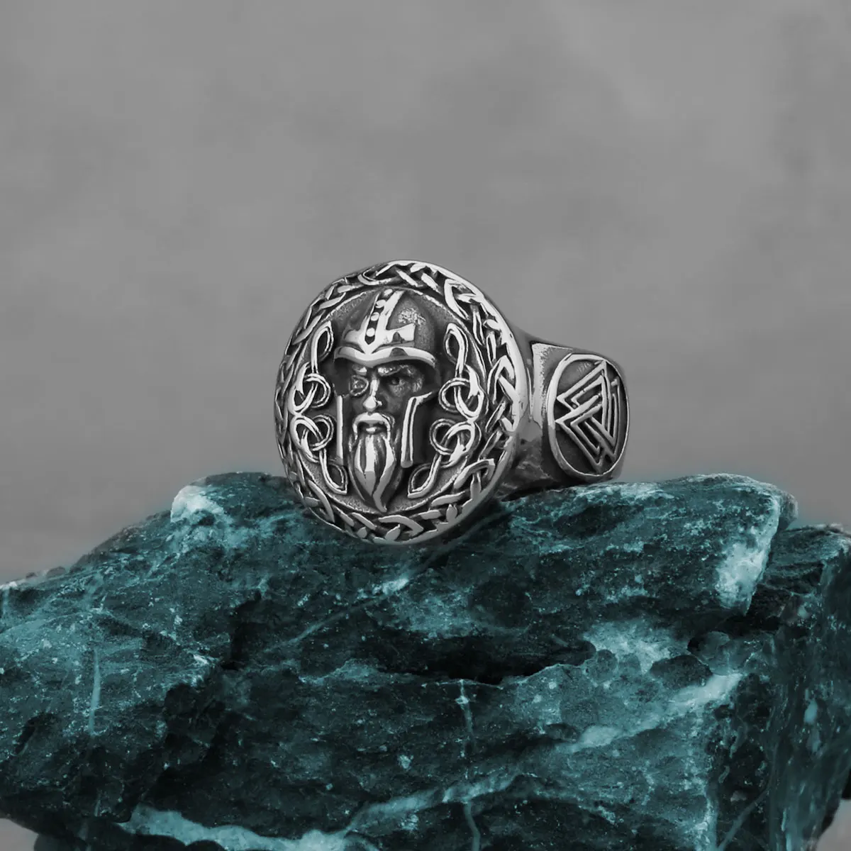 Stainless Steel Viking Warrior Helmet Ring Men's Odin Avatar Hip Hop Retro Celtic Knot Amulet Ring Totem Jewelry Wholesale