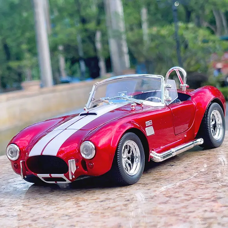 

1:24 Cobra 427 S/C Vintage Car Model Alloy Diecasts Metal Classic Car Vehicles Model Sound Light Kids Gifts Toy