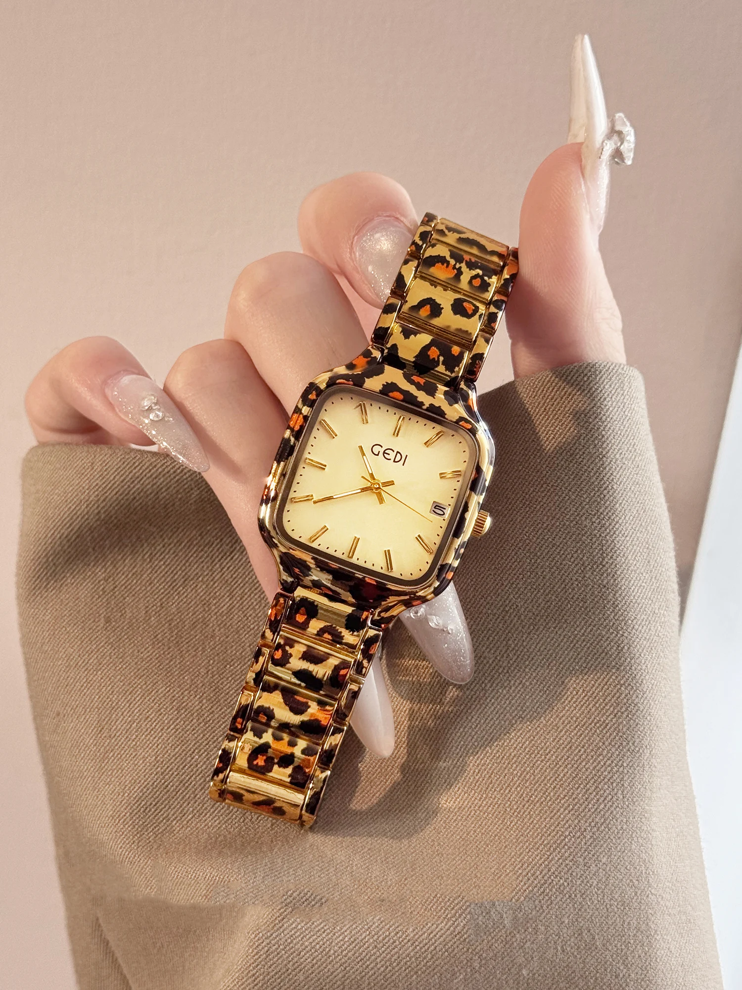 2025 New Vintage-Inspired Fashion Watch for Women Leopard Print Square Case Stainless Steel Ladies' Quartz Wristwatch Clock Gift