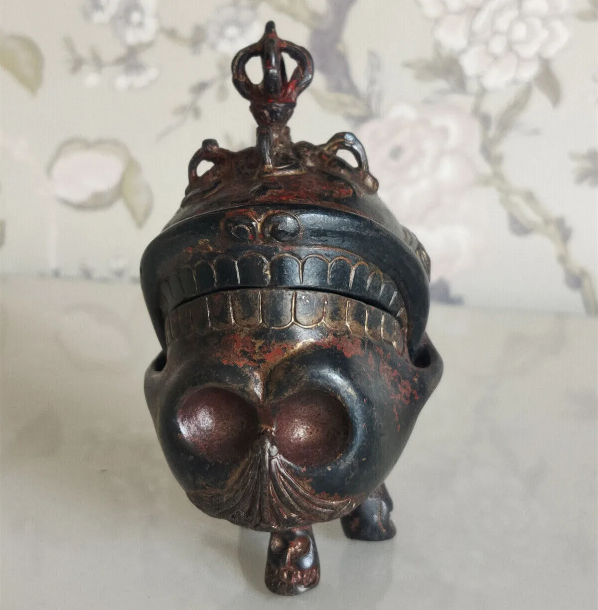

Tantric Tibetan Topping with Toba Gaba Bowl Vajra Dharma Protector skull Box