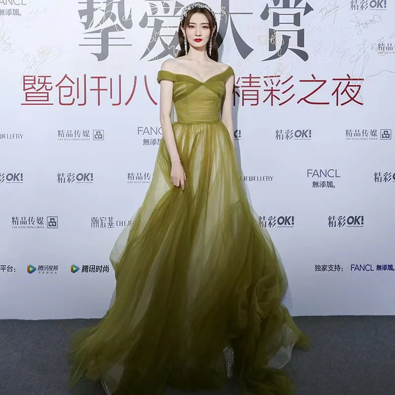 A-الخط تول فستان الحفلة الراقصة قبالة الكتف الخامس الرقبة مطوي الوهم طويل عارية الذراعين الدانتيل يصل سويب تراين مساء رداء حفلات المشاهير