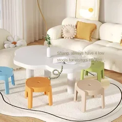 Small plastic stools, thickened adult round stools, stackable coffee table stools, non-slip children's low stools in bathrooms