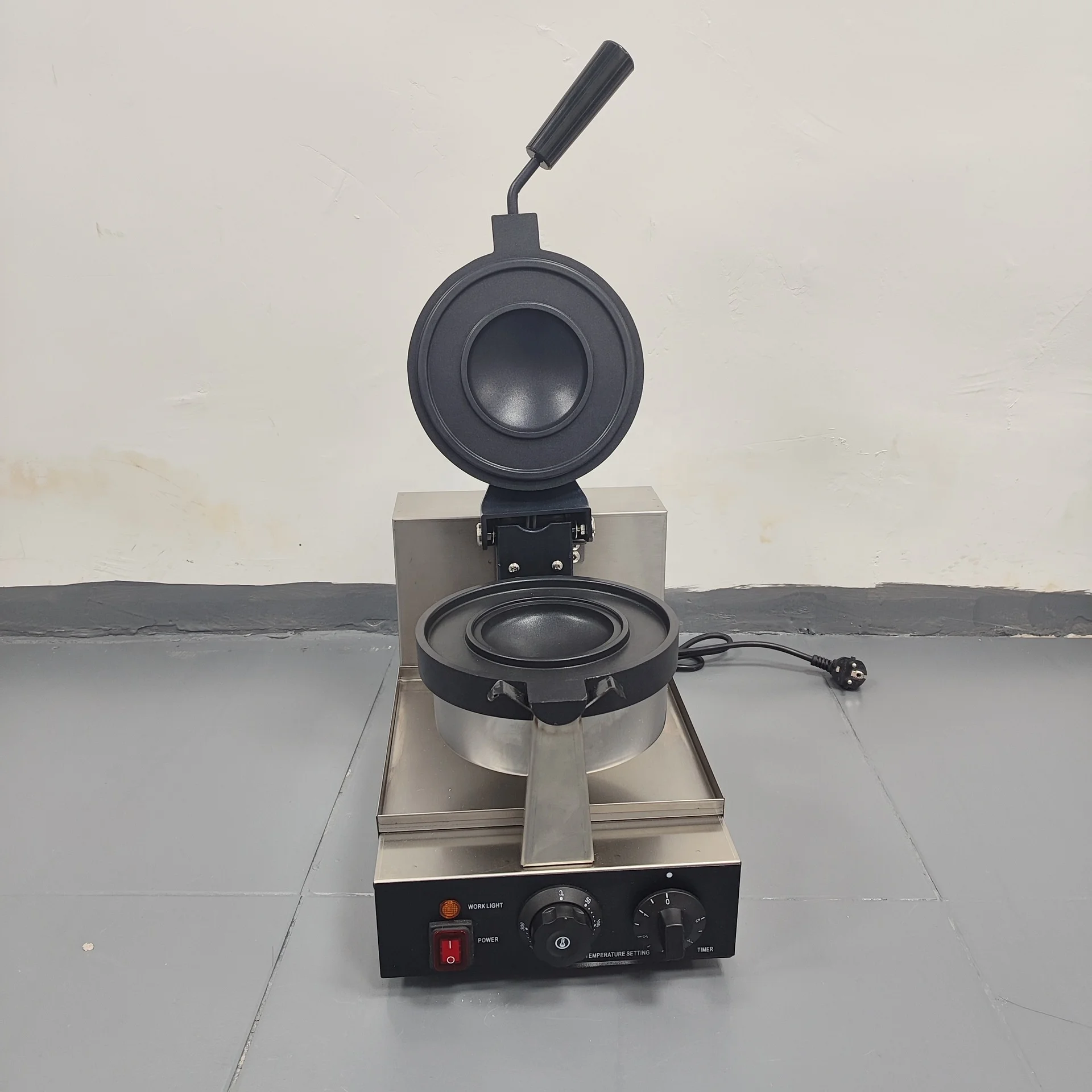Electric UFO Round Flying Saucer Sandwich Bread Machine