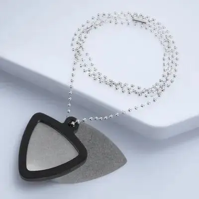 

1 set Stainless Steel Guitar Picks Silicone Holder Necklace Keychain Portable Storage Protector For Guitar Ukulele Bass Plectrum