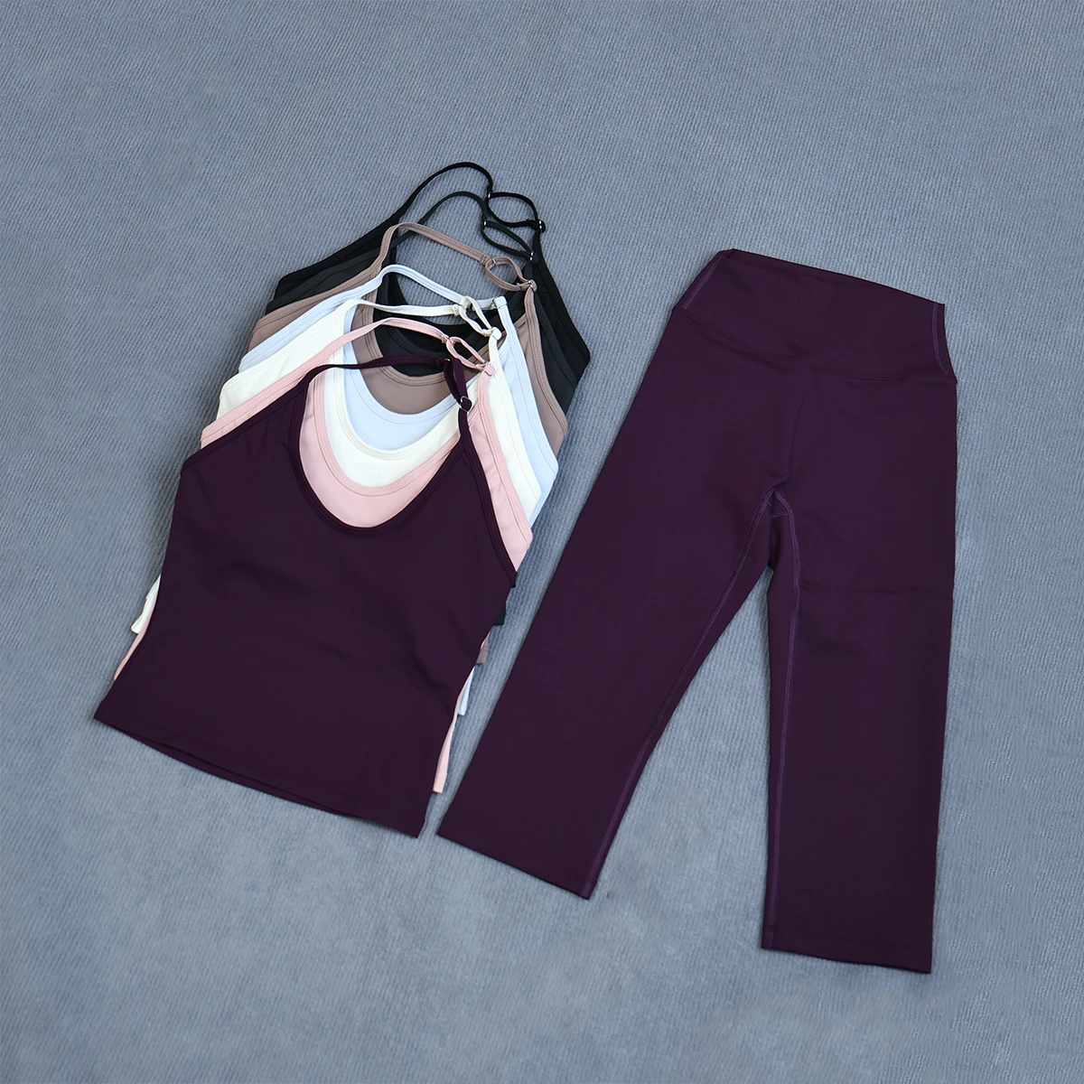 Damen Sommer-Sportset 2-teilig Ärmellose Stoßfeste Weste Capri-Leggings 3/4 Zweiteiliger Fitness-Yoga-Laufanzug für Outdoor-Aktivitäten – Detail 27