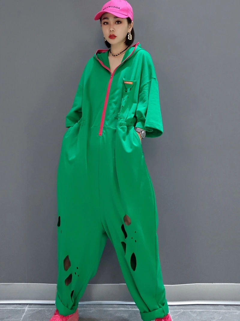 The spring  2023 the new female conjoined fleece clothing hooded short sleeve hole loose and comfortable casual pants big yards