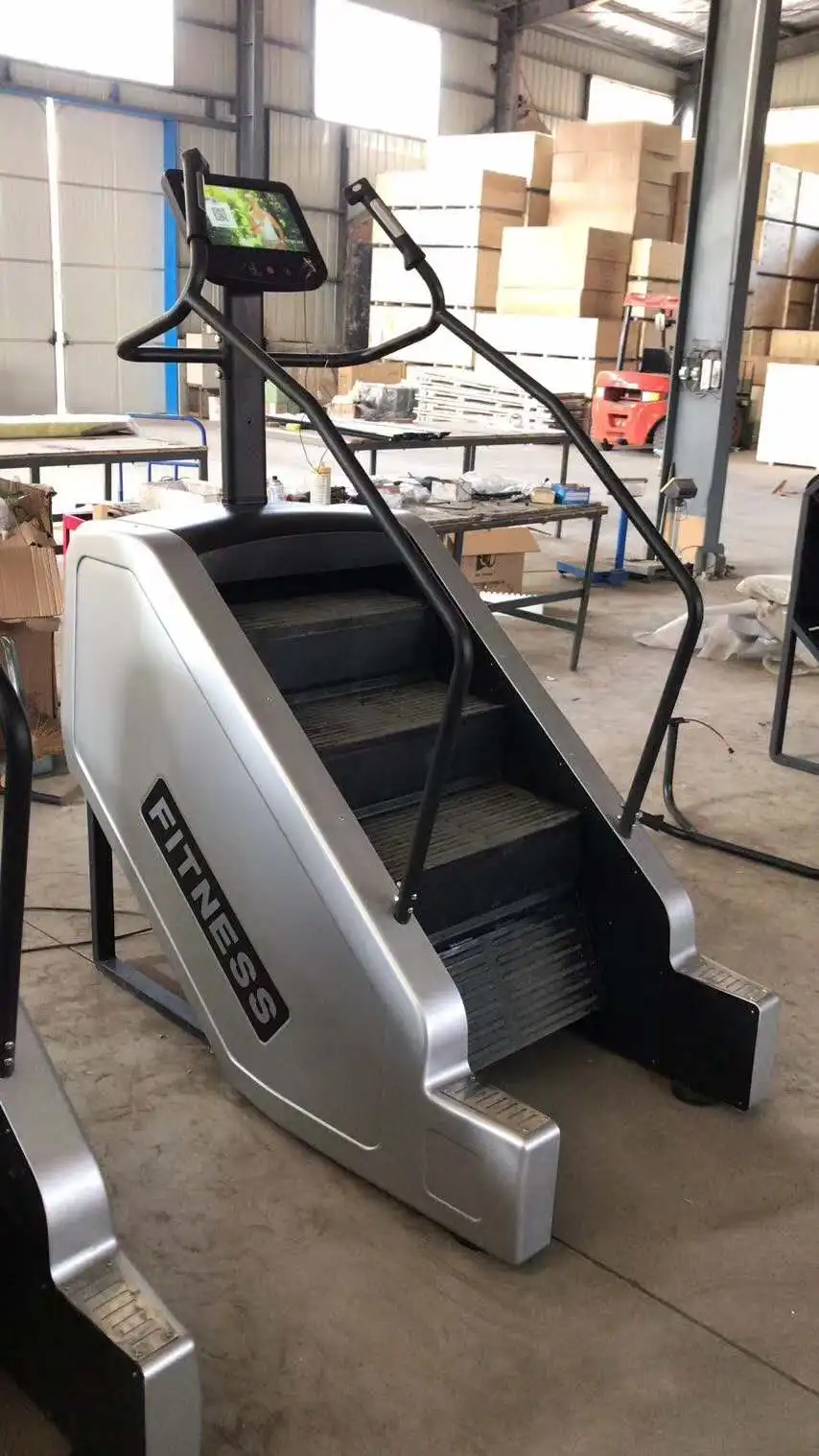 آلة تسلق الدرج التجارية مع عملية هادئة - مثالية للمنزل ومساحات الصالة الرياضية المشتركة