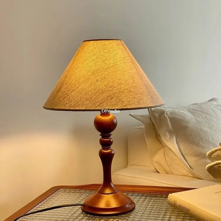 Medieval Retro Desk Lamp Wood Color French Romantic Oil Painting Feeling Bedroom Atmosphere Light InternetBedside Lamp