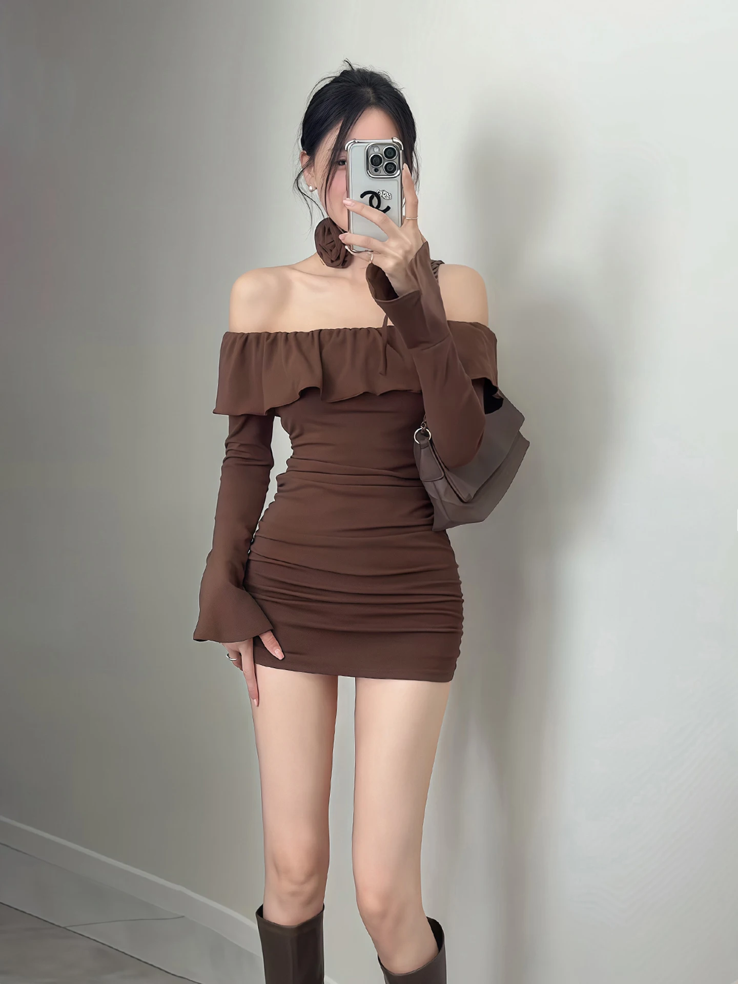 

Сексуальное женское платье с одним открытым плечом и длинным рукавом для ранней осени, облегающее, в городском стиле, для повседневной носки