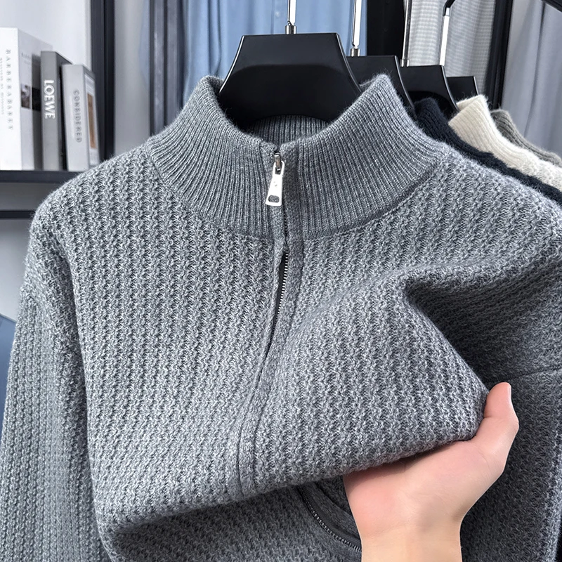 Hochwertiger Herbst-Winter Strick-Cardigan Designer-Neuheit Schlichter Lässiger Herren-Reißverschluss-Pullover mit Stehkragen Klassischer Jacquard Trendiger Sweater-Mantel – Detail 18