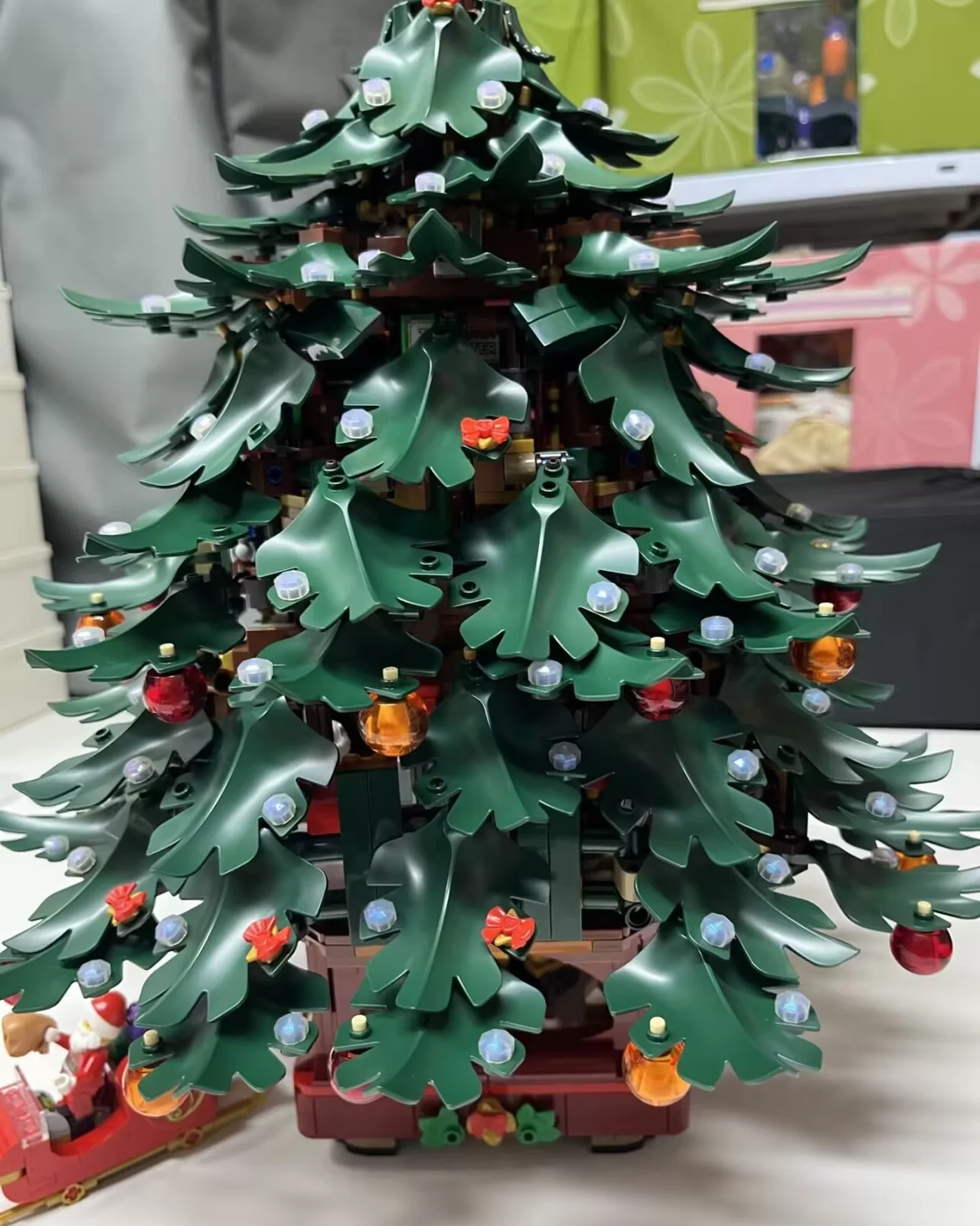 The Cheapest 3171PCS  Christmas Family Tree Decoration Building Blocks Model Building Bricks DIY Toys For Kids Birthday Gifts - view 5