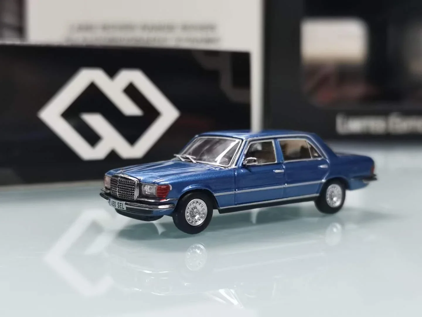 

MaxWell 1:64 1976 S 450SEL W116 Metal Gray /Green Blue limited699 Diecast Model Car