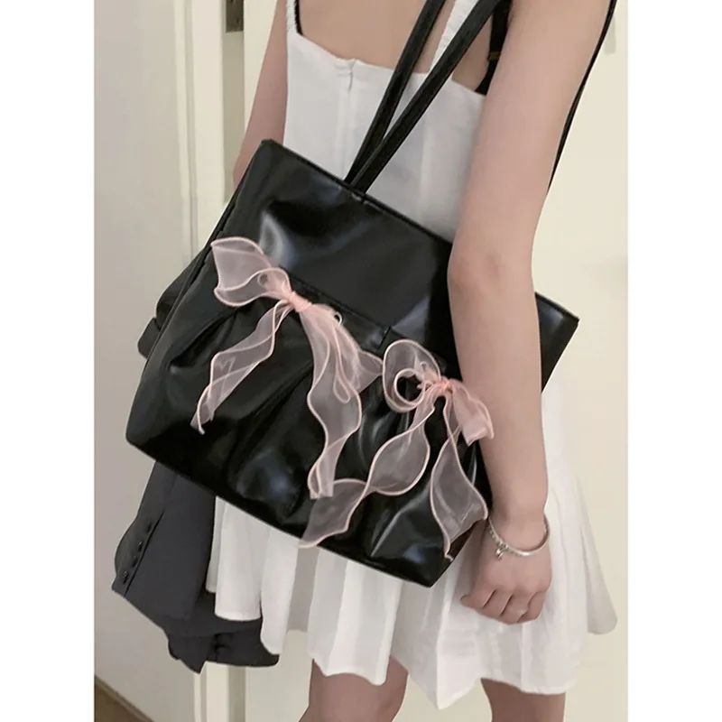 Korean Niche Design Butterfly Bow Large Capacity Bag for Women's Fashion Temperament Tote Armpit Bag