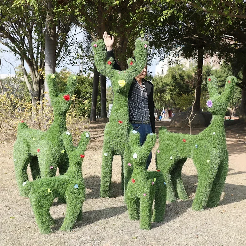 Green plant sika deer outdoor fiberglass sculpture garden landscape garden courtyard real estate community