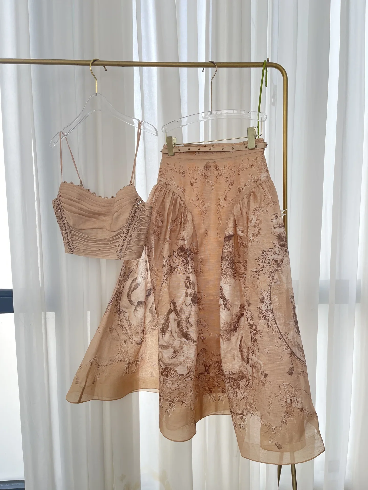 

2025 High Quality Women Light Brown Mermaid Print Vest Blouse and Tops and Midi Skirt Sets