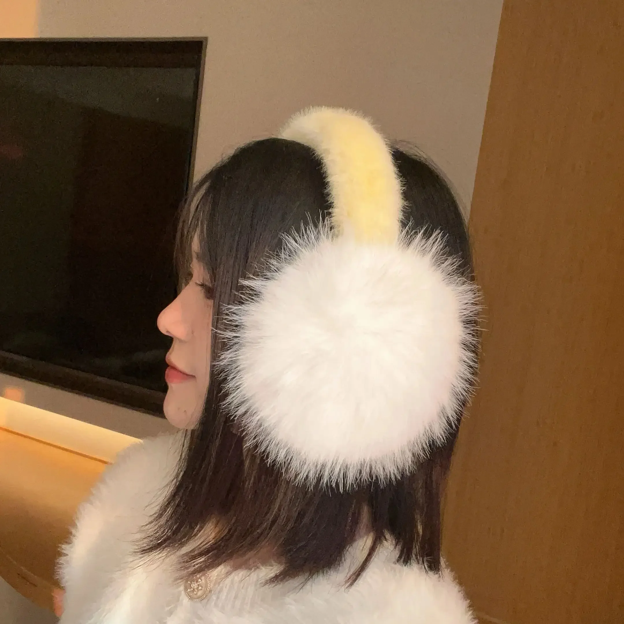 Trendy Contrasting Yellow Earmuffs 2025 Innovative Cute Colorful Art Matching Imitation Fox Fur Earmuffs for Woman Girl Winter