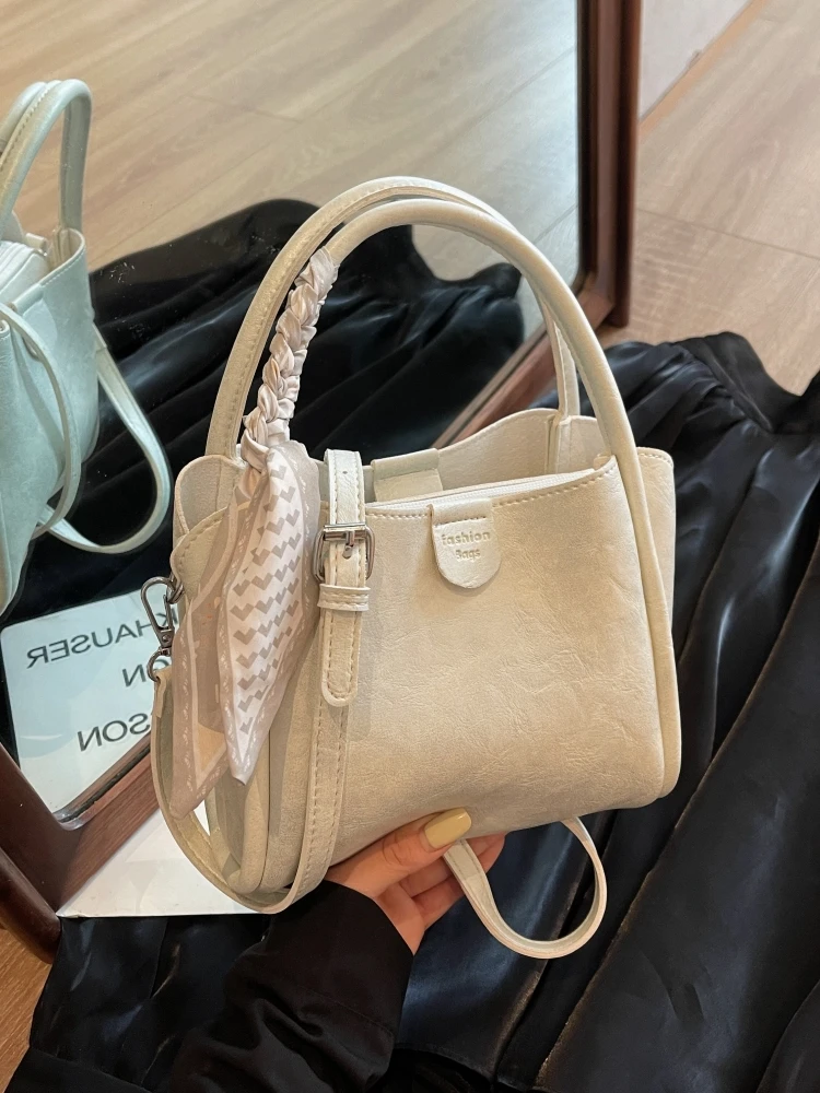 New 2024 Women's Bucket Bag Shoulder Handbag Office Small Popular Design Retro Unique Style Soft PU Leather Fashion Accessory
